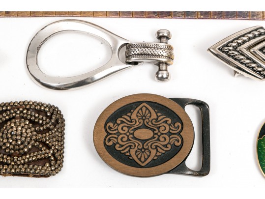 Diverting Lot Of Vintage And Contemporary Belt Buckles And Shoe Buckles