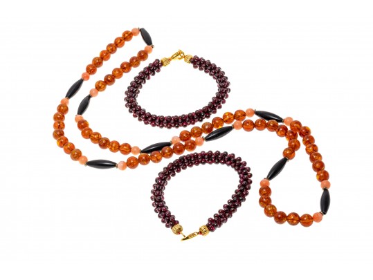 Lot Of Striking Amber Beads With A Pair Of Garnet Cluster Bead Bracelets