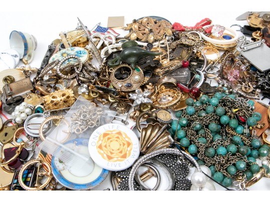 Large Assorted Lot Of Vintage And Contemporary Costume Jewelry Pieces