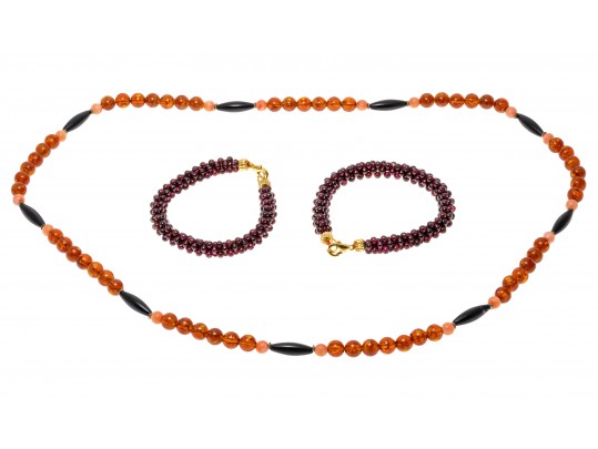 Lot Of Striking Amber Beads With A Pair Of Garnet Cluster Bead Bracelets
