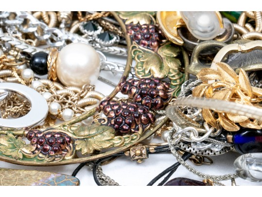 Large Assorted Lot Of Vintage And Contemporary Costume Jewelry Pieces