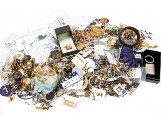 Large Assorted Lot Of Vintage And Contemporary Costume Jewelry Pieces