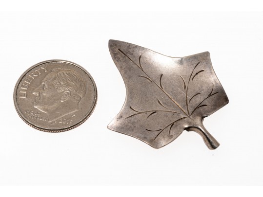 Lot Of Handsome Assorted Sterling Silver Leaf Motif Jewelry Pieces