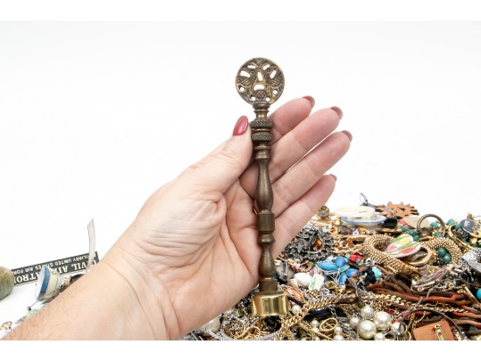 Large Assorted Lot Of Vintage And Contemporary Costume Jewelry Pieces