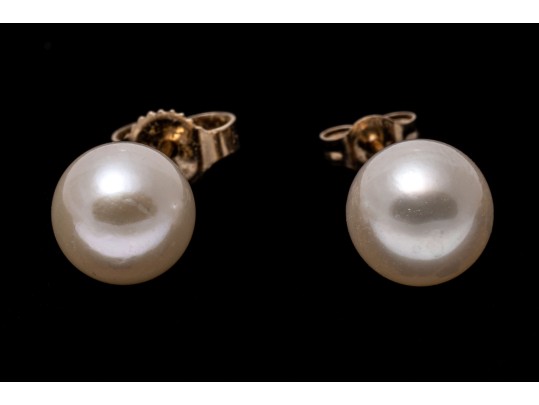 14k Yellow Gold Classic White Cultured Pearl Stud Earrings