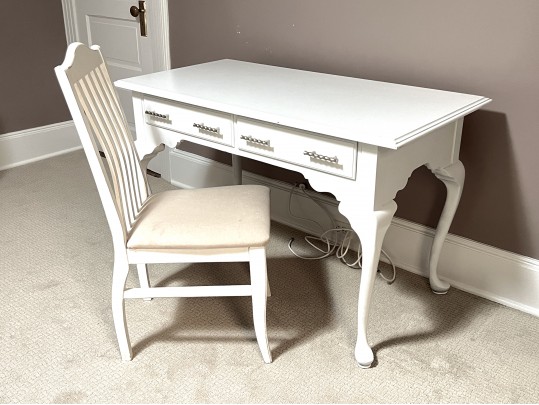 Knob Creek White Paint Decorated Desk With Chair