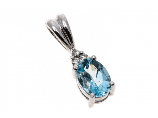 14k White Gold Pretty And Simple Aquamarine And Diamond Pendant