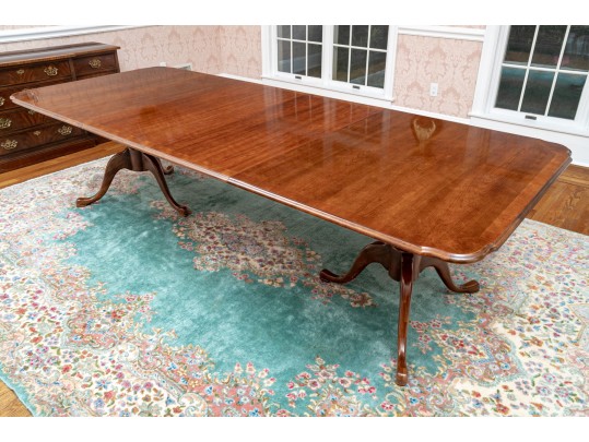 Thomasville Georgian Style Cross-banded Mahogany Double Pedestal Table