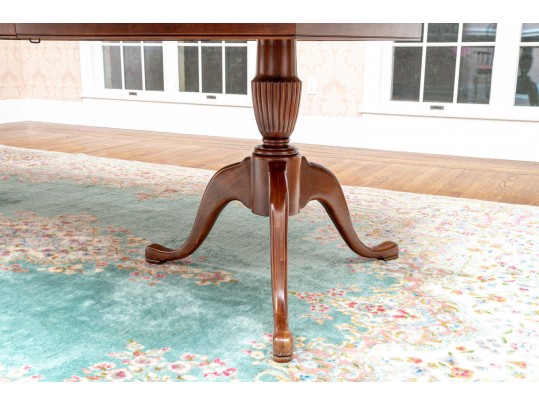 Thomasville Georgian Style Cross-banded Mahogany Double Pedestal Table