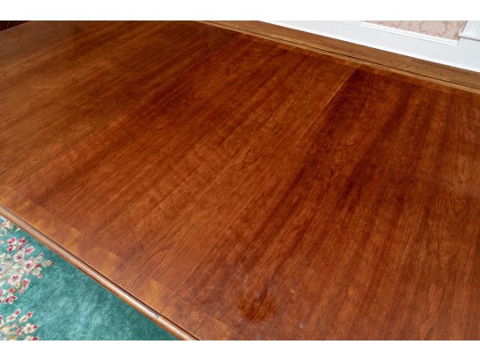 Thomasville Georgian Style Cross-banded Mahogany Double Pedestal Table