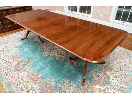 Thomasville Georgian Style Cross-banded Mahogany Double Pedestal Table