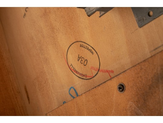 Thomasville Georgian Style Cross-banded Mahogany Double Pedestal Table