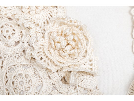 Oscar De La Renta Ivory Crochet Style Cardigan Sweater, Size Large