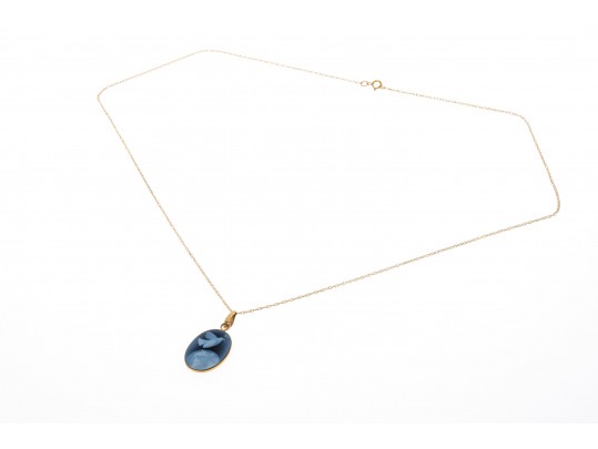 14k Yellow Gold Pretty Black And White Peace On Earth Cameo Pendant, With Chain