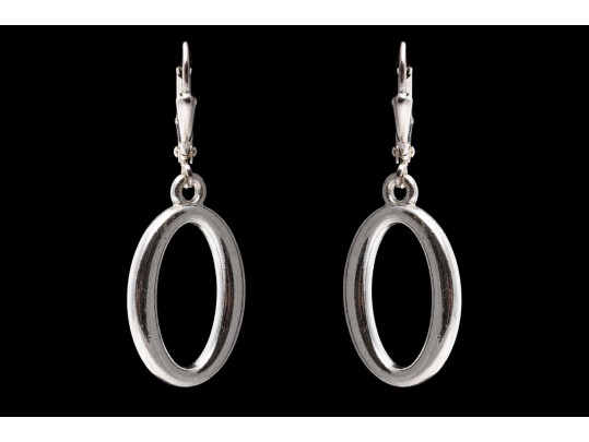 Sleek And Stylish Pair Of Oval Pendant Earrings 