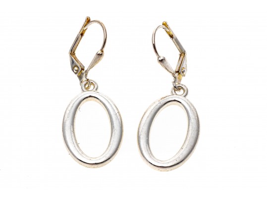 Sleek And Stylish Pair Of Oval Pendant Earrings 