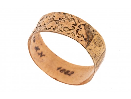 Antique 14K Band Style Ring With Engraved Designs