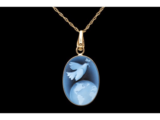 14k Yellow Gold Pretty Black And White Peace On Earth Cameo Pendant, With Chain