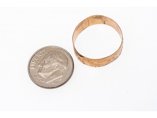 Antique 14K Band Style Ring With Engraved Designs