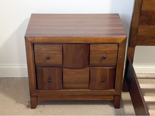 Raymour & Flanigan Jovie Nightstand