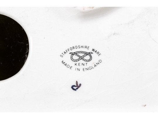 Staffordshire Opposing Dog Figures