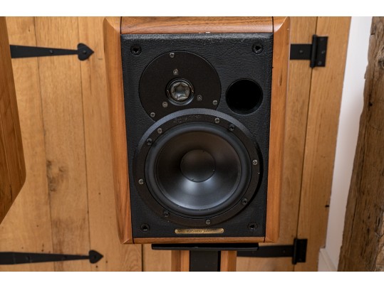 Sonus Faber Electa 6dB/octave Speakers With Stands