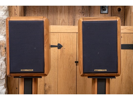 Sonus Faber Electa 6dB/octave Speakers With Stands