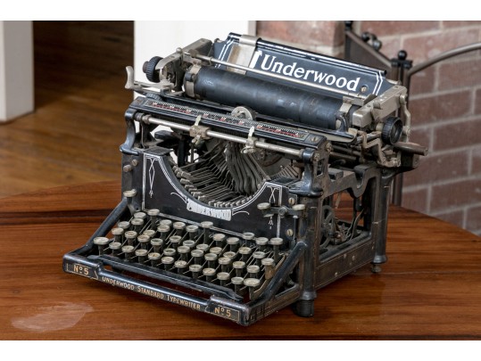 Underwood Typewriter Co. Inc Typewriter
