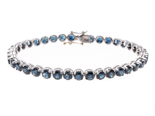18K White Gold And Sapphire Line Bracelet