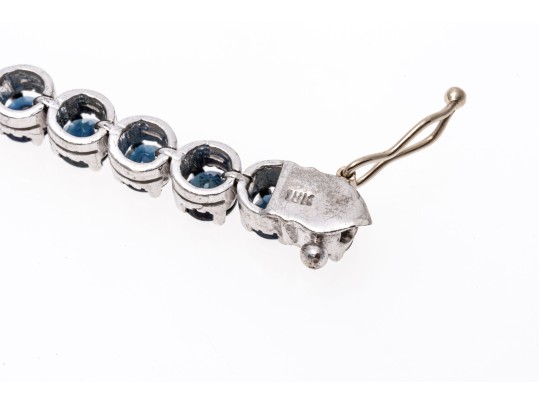 18K White Gold And Sapphire Line Bracelet