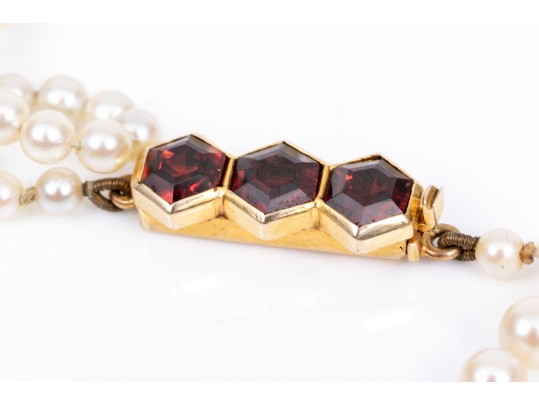 Graduated Cultured Pearl Necklace, 14K And Garnet Clasp