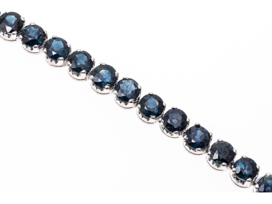 18K White Gold And Sapphire Line Bracelet