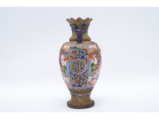 Japanese Hand-Detailed Moriage Vase