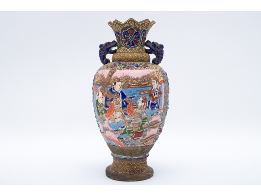 Japanese Hand-Detailed Moriage Vase