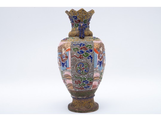 Japanese Hand-Detailed Moriage Vase