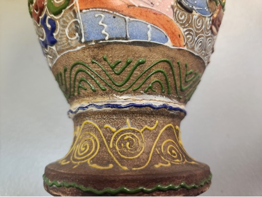 Japanese Hand-Detailed Moriage Vase