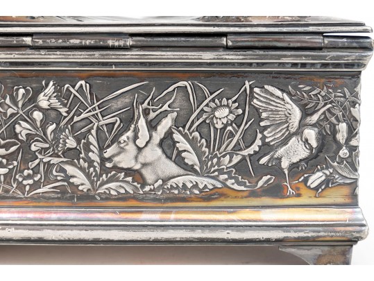 Rogers Brothers 19th Century American Silver Plated Dresser Box, Heavily Repousse