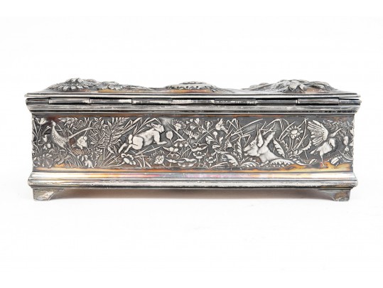 Rogers Brothers 19th Century American Silver Plated Dresser Box, Heavily Repousse