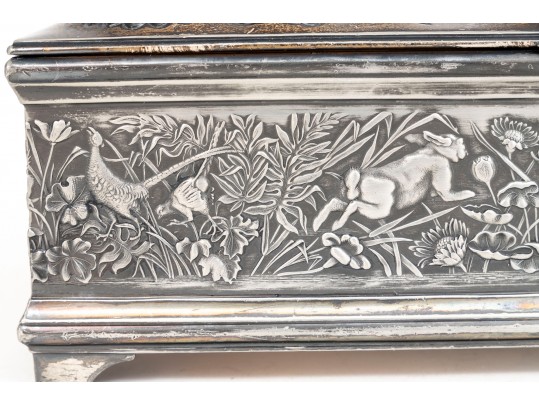 Rogers Brothers 19th Century American Silver Plated Dresser Box, Heavily Repousse
