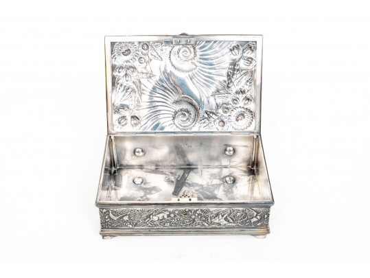 Rogers Brothers 19th Century American Silver Plated Dresser Box, Heavily Repousse