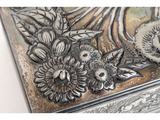 Rogers Brothers 19th Century American Silver Plated Dresser Box, Heavily Repousse