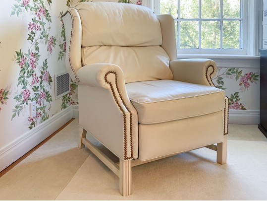 Luxurious Thomasville Leather Upholstered Reclining Wing Chair