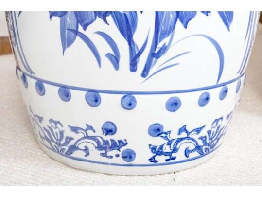 Decorative Chinese Blue And White Glazed Porcelain Garden Seat 
