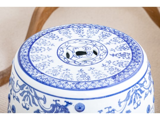 Decorative Chinese Blue And White Glazed Porcelain Garden Seat 
