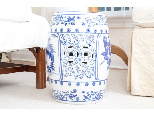Decorative Chinese Blue And White Glazed Porcelain Garden Seat 