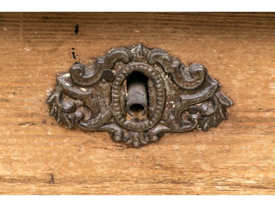Country Pine Carved Bench With Storage