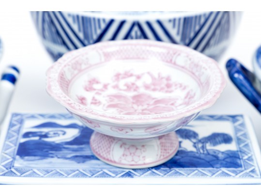 Collection Of Six Chinese Porcelains