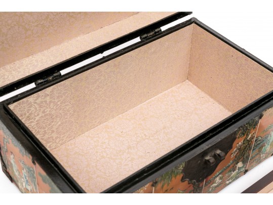 Chinese Decorative Jewlery Box With Figures