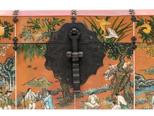 Chinese Decorative Jewlery Box With Figures