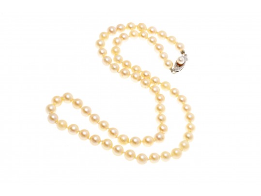 Classic Strand Of 6.25 Mm To 6 Mm Ivory Tone Cultured Pearls, 14k Clasp